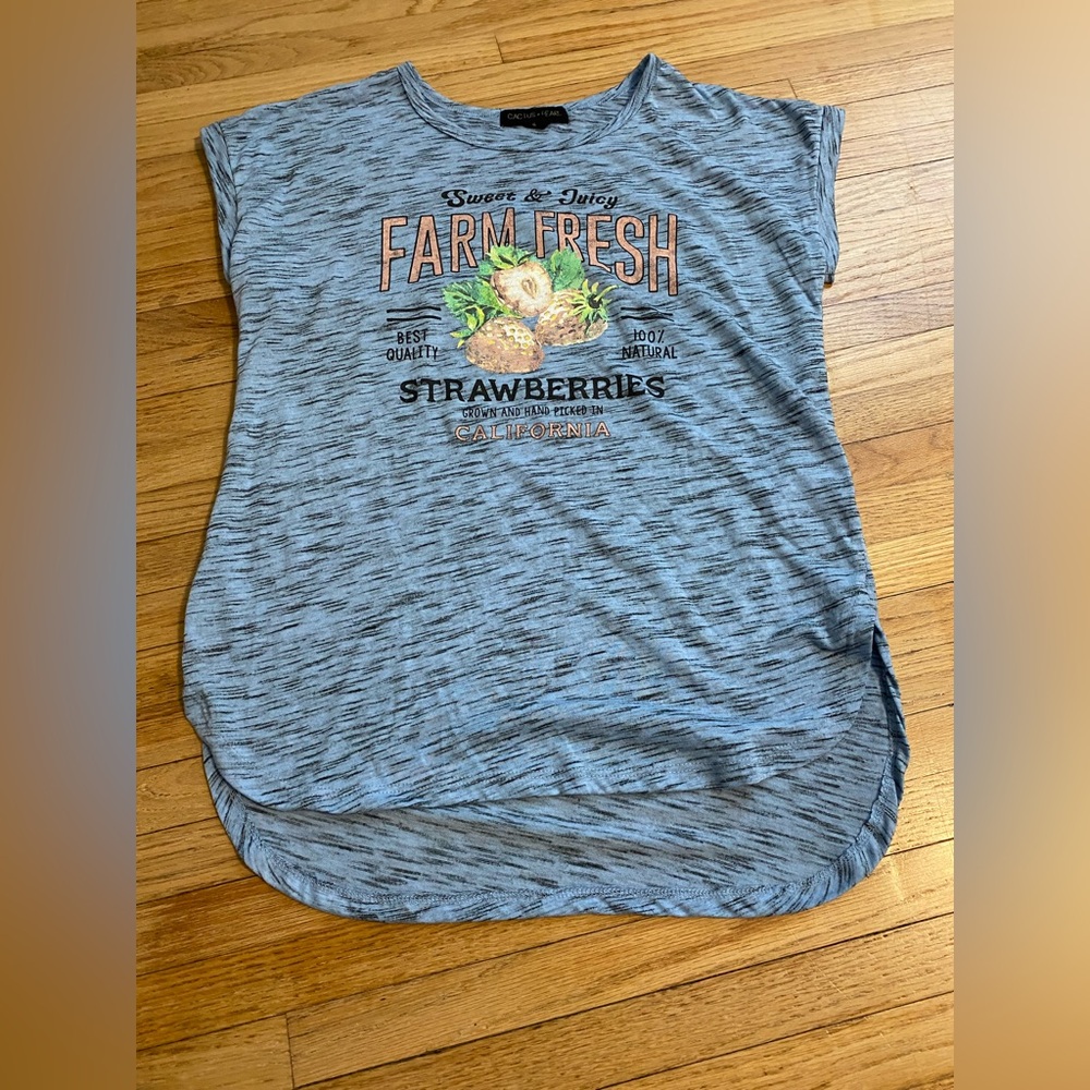 Women S Cactus and Pearl Graphic T-Shirt Farm Fresh Strawberries short sleeve